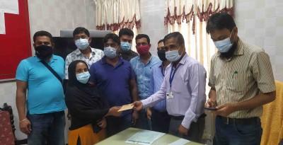 বাগেরহাট সদর হাসপাতালে পরিচ্ছন্নতাকর্মী দিলেন বন্ধুমহল বাগেরহাট সদর হাসপাতালে পরিচ্ছন্নতাকর্মী দিলেন বন্ধুমহল